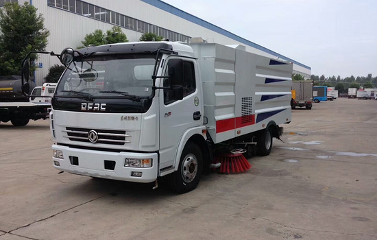 東風(fēng)多利卡8噸洗掃車