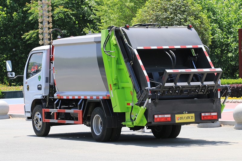 ����С������ 6�� ���s����܇