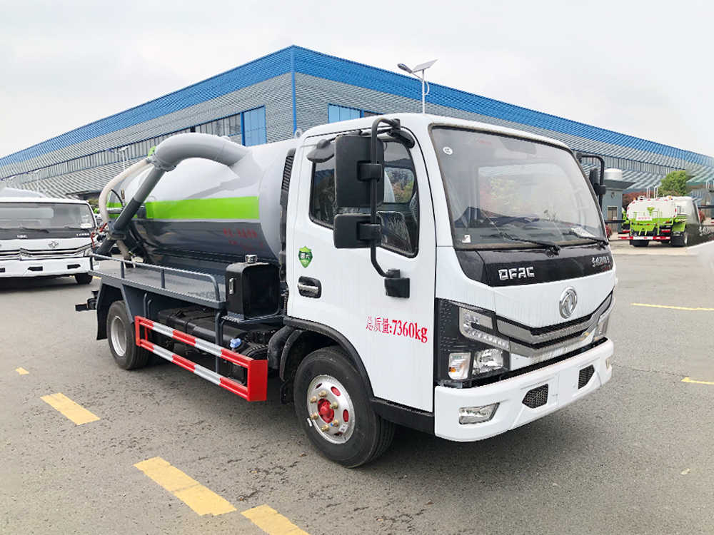 東風(fēng)小多利卡5方吸污車