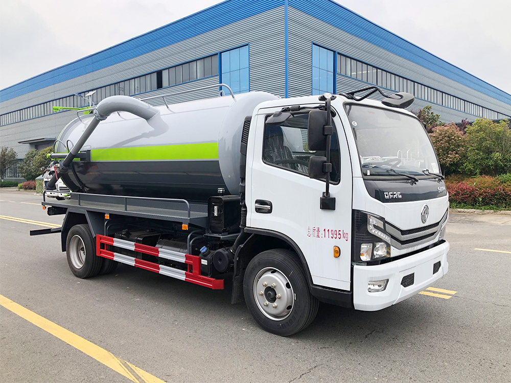 東風(fēng)大多利卡8方吸污車