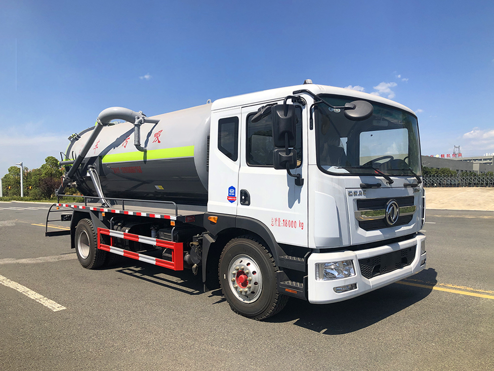 東風(fēng)D9型13.2方吸污車